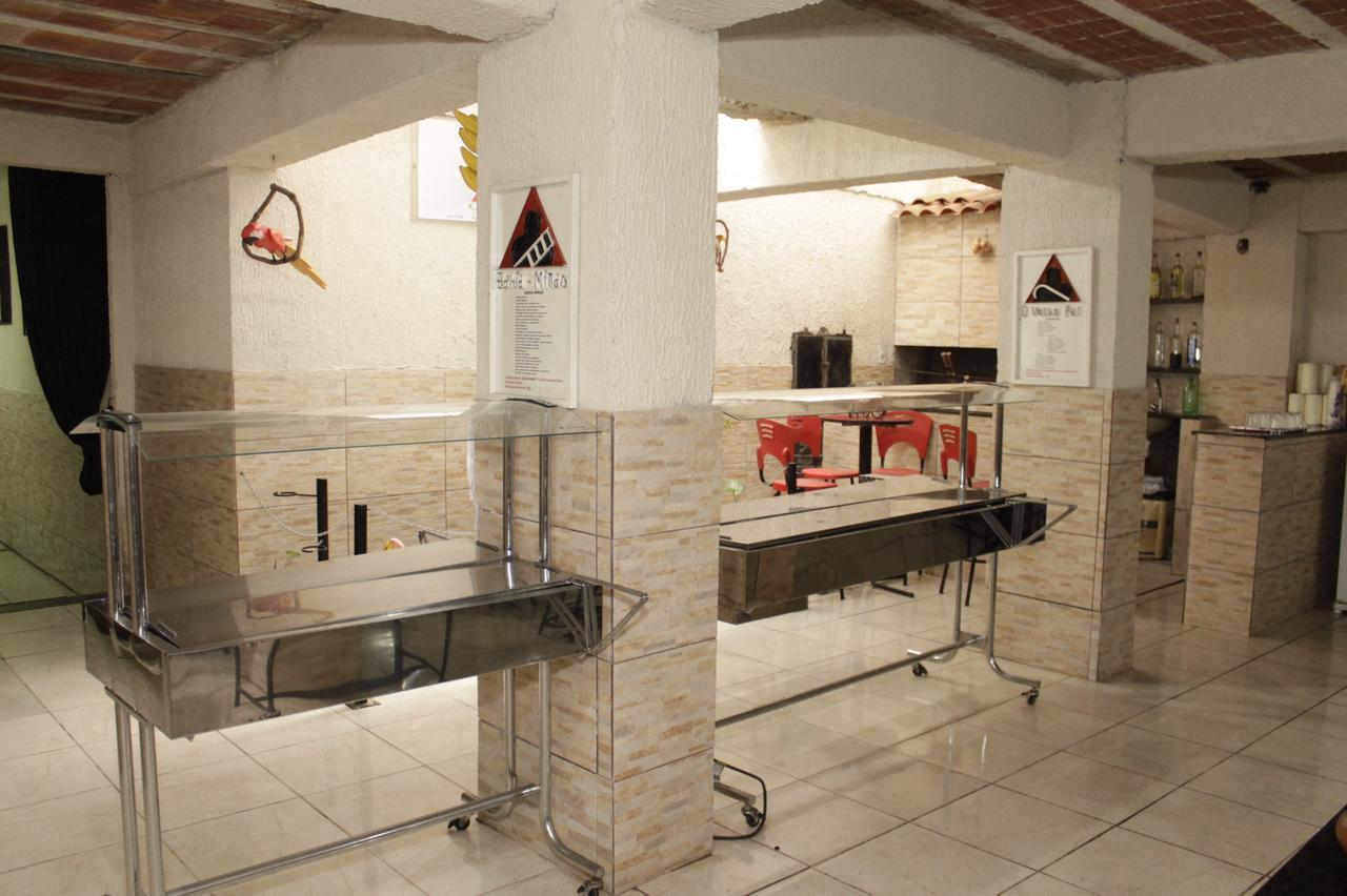 Inconfidente Mineiro Hostel เบโลโอรีซอนชี ภายนอก รูปภาพ